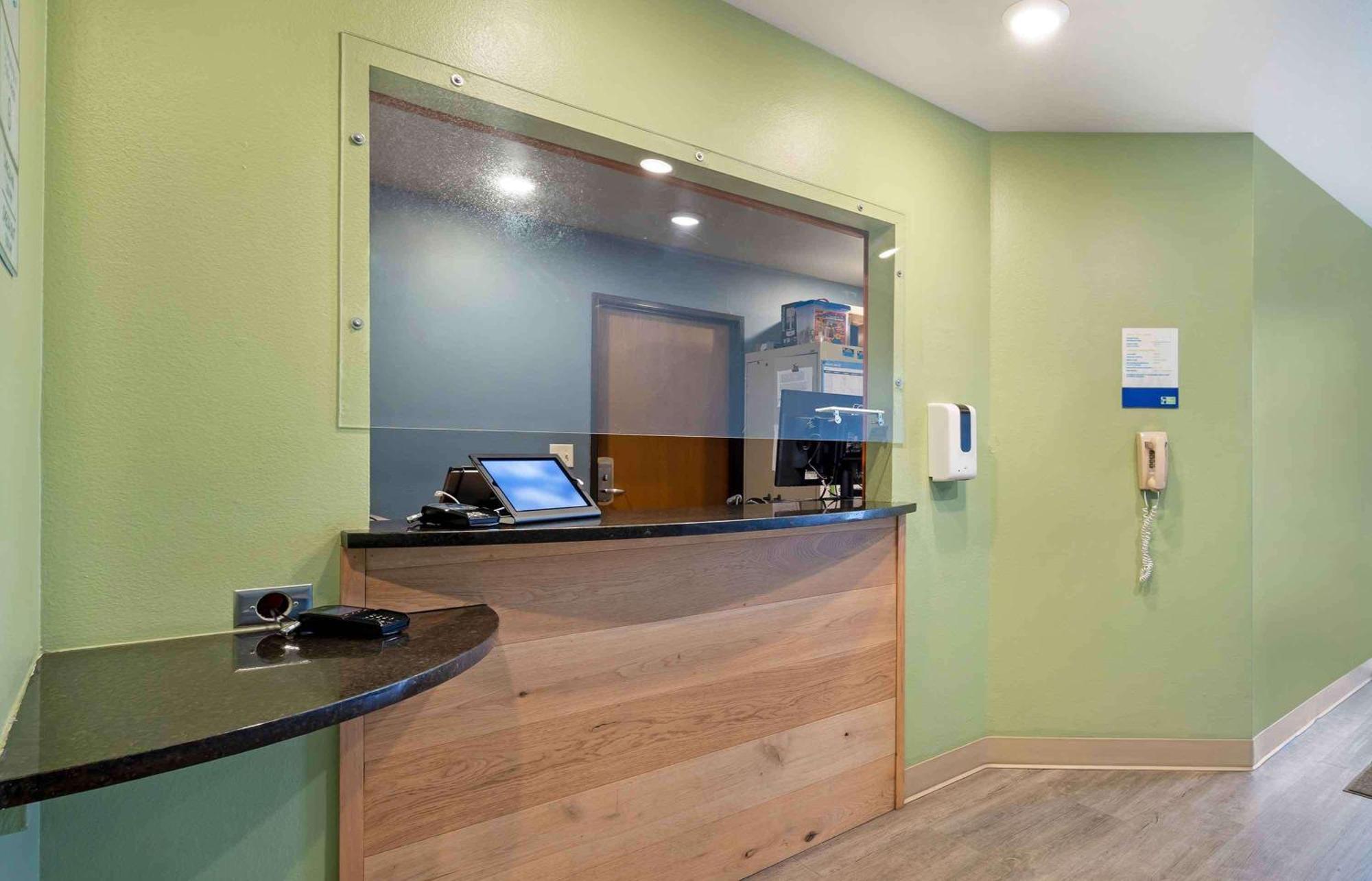 Extended Stay America Select Suites - Wichita - Airport Exterior foto